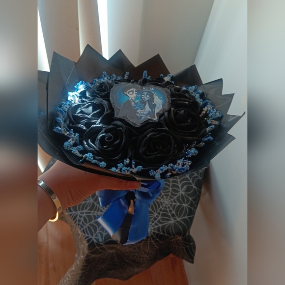 Eternal Roses Bouquet - Picture 5 of 5